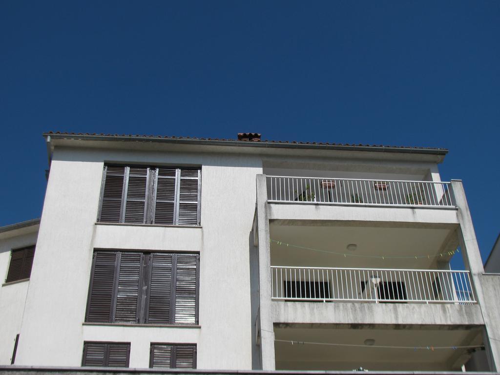 Apartments E And J Rabac Bagian luar foto